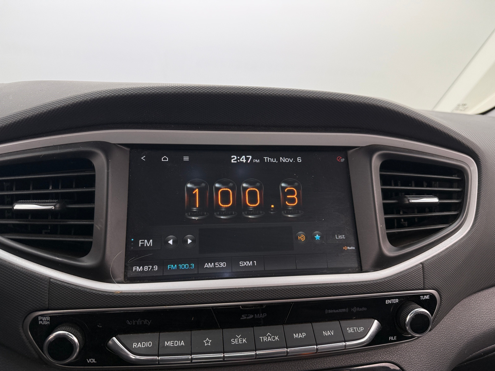 Thumbnail: 2019 Hyundai Ioniq - 3