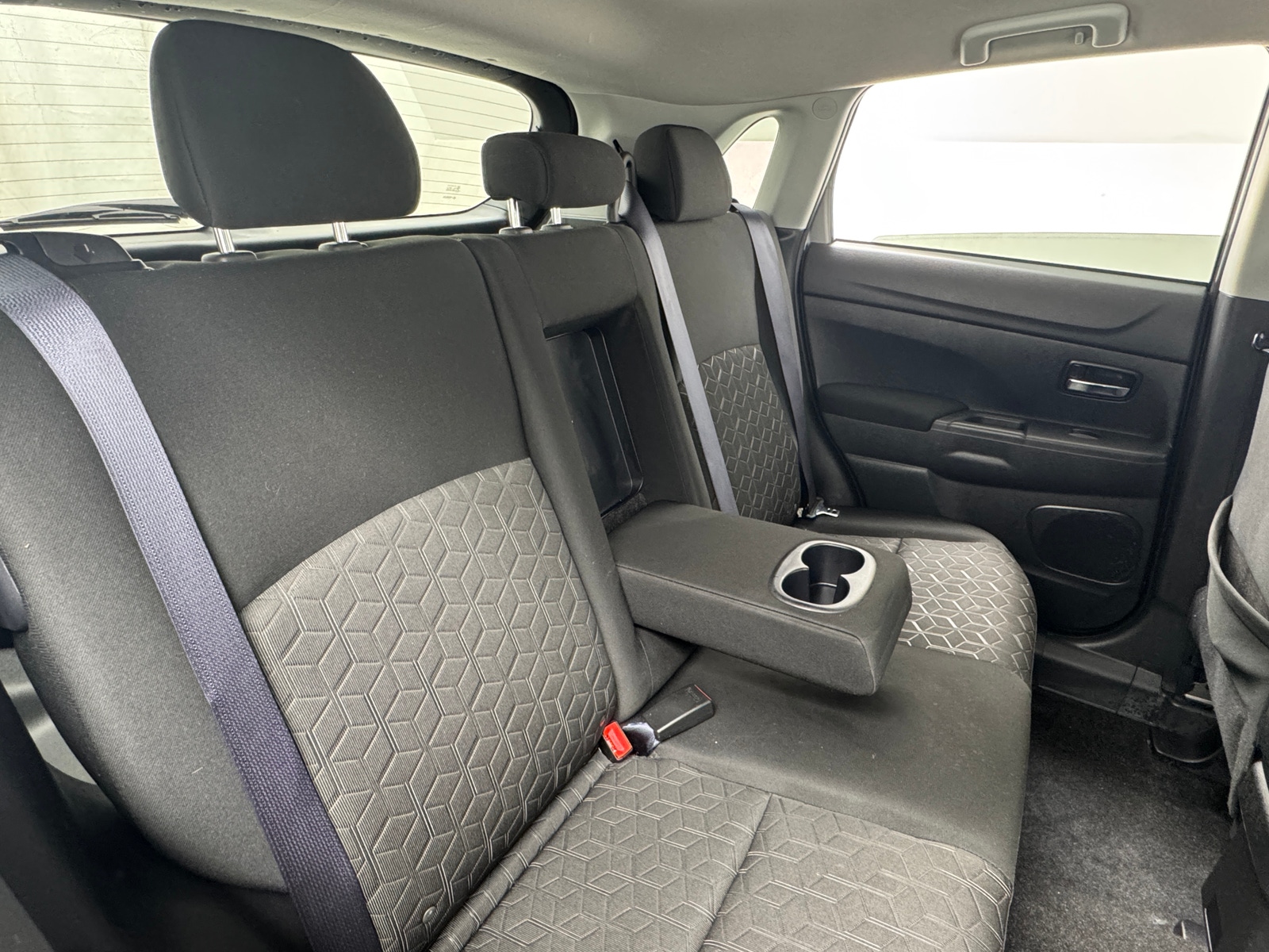 Thumbnail: 2024 Mitsubishi Outlander Sport - 6