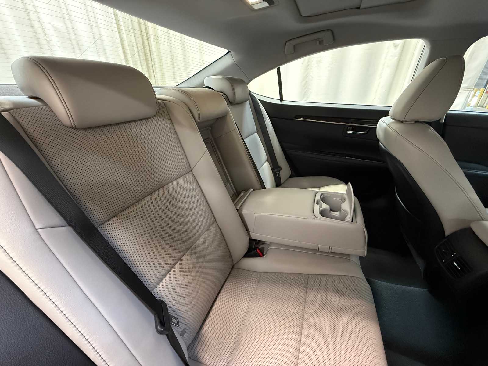 Thumbnail: 2016 Lexus ES - 5