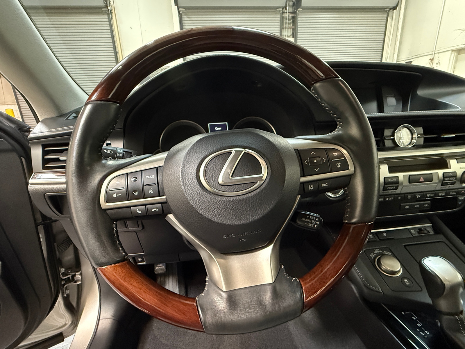 Thumbnail: 2016 Lexus ES - 4