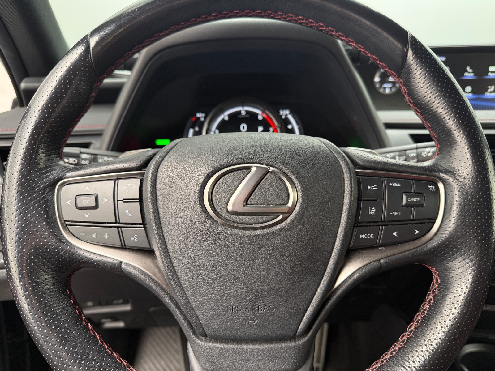 Thumbnail: 2021 Lexus UX - 4