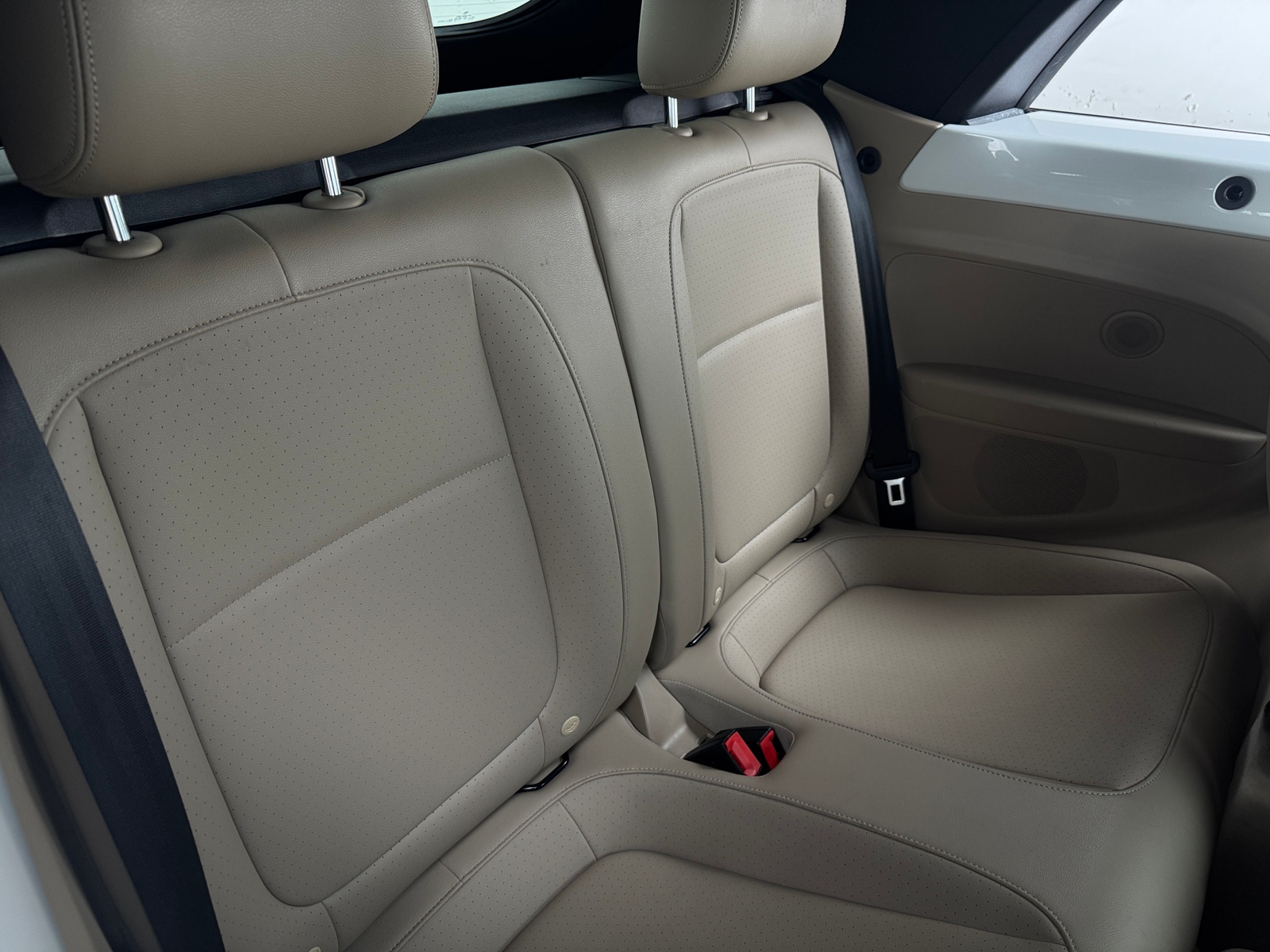 Thumbnail: 2017 Volkswagen Beetle - 6