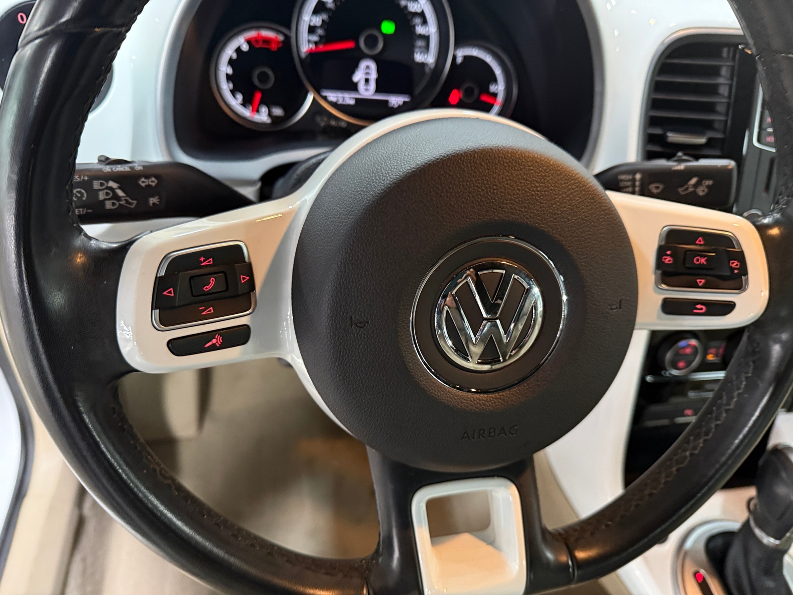 Thumbnail: 2017 Volkswagen Beetle - 5