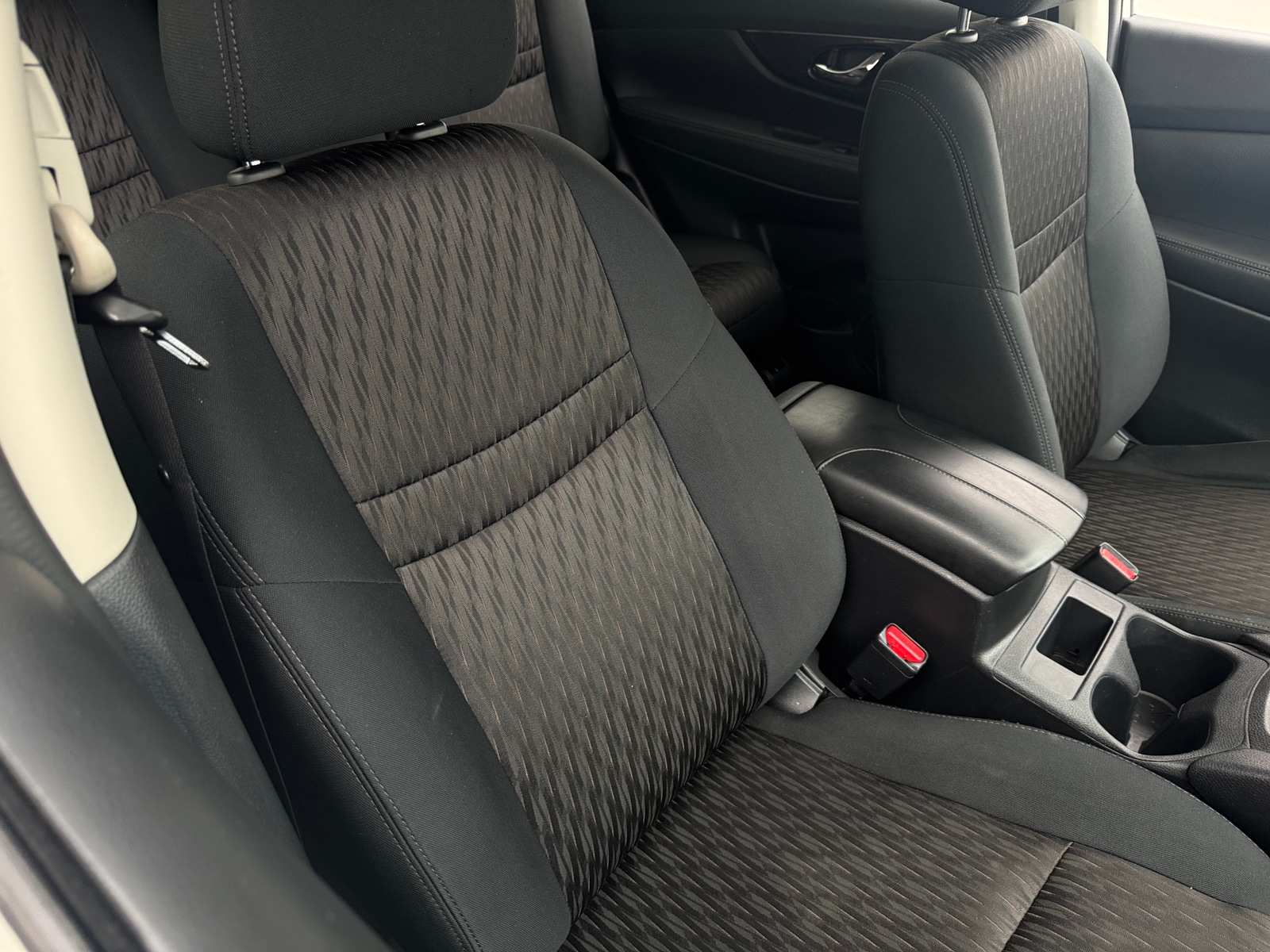 Thumbnail: 2017 Nissan Rogue - 2