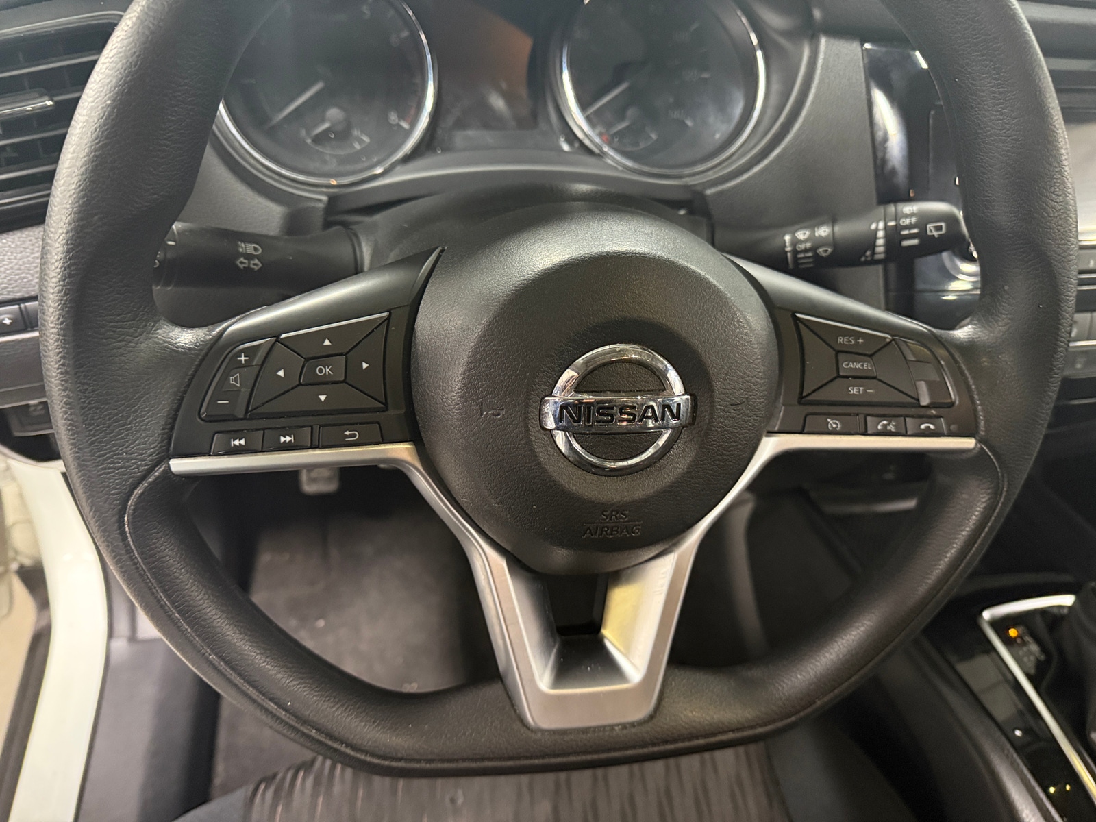 Thumbnail: 2017 Nissan Rogue - 5