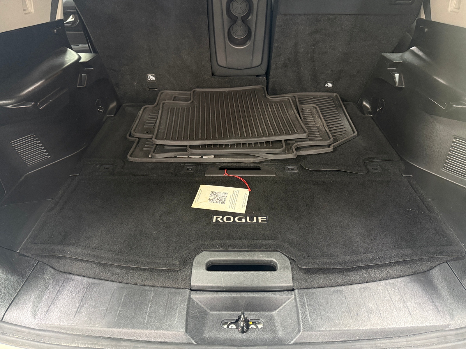 Thumbnail: 2017 Nissan Rogue - 7