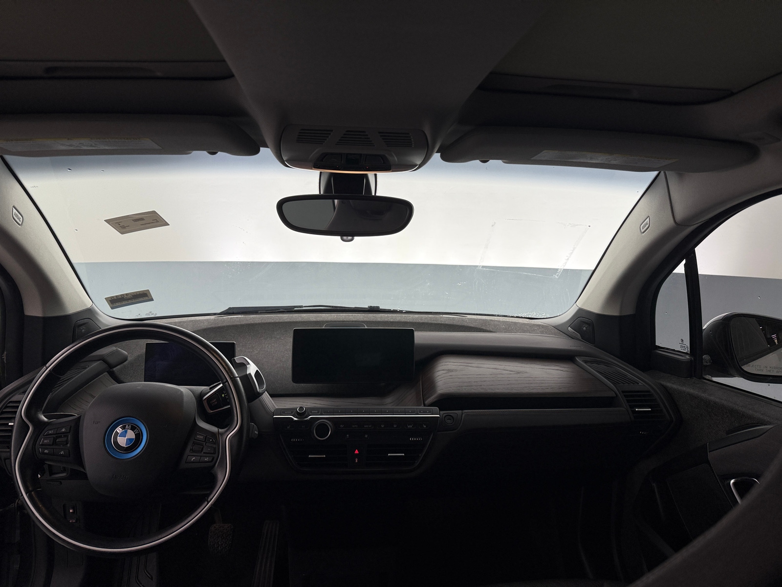 Thumbnail: 2017 BMW i3 - 2