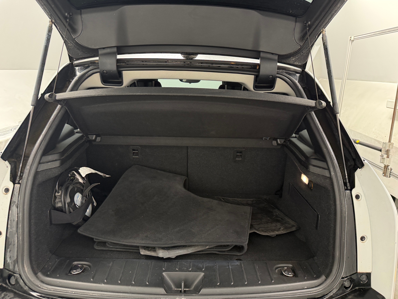 Thumbnail: 2017 BMW i3 - 6