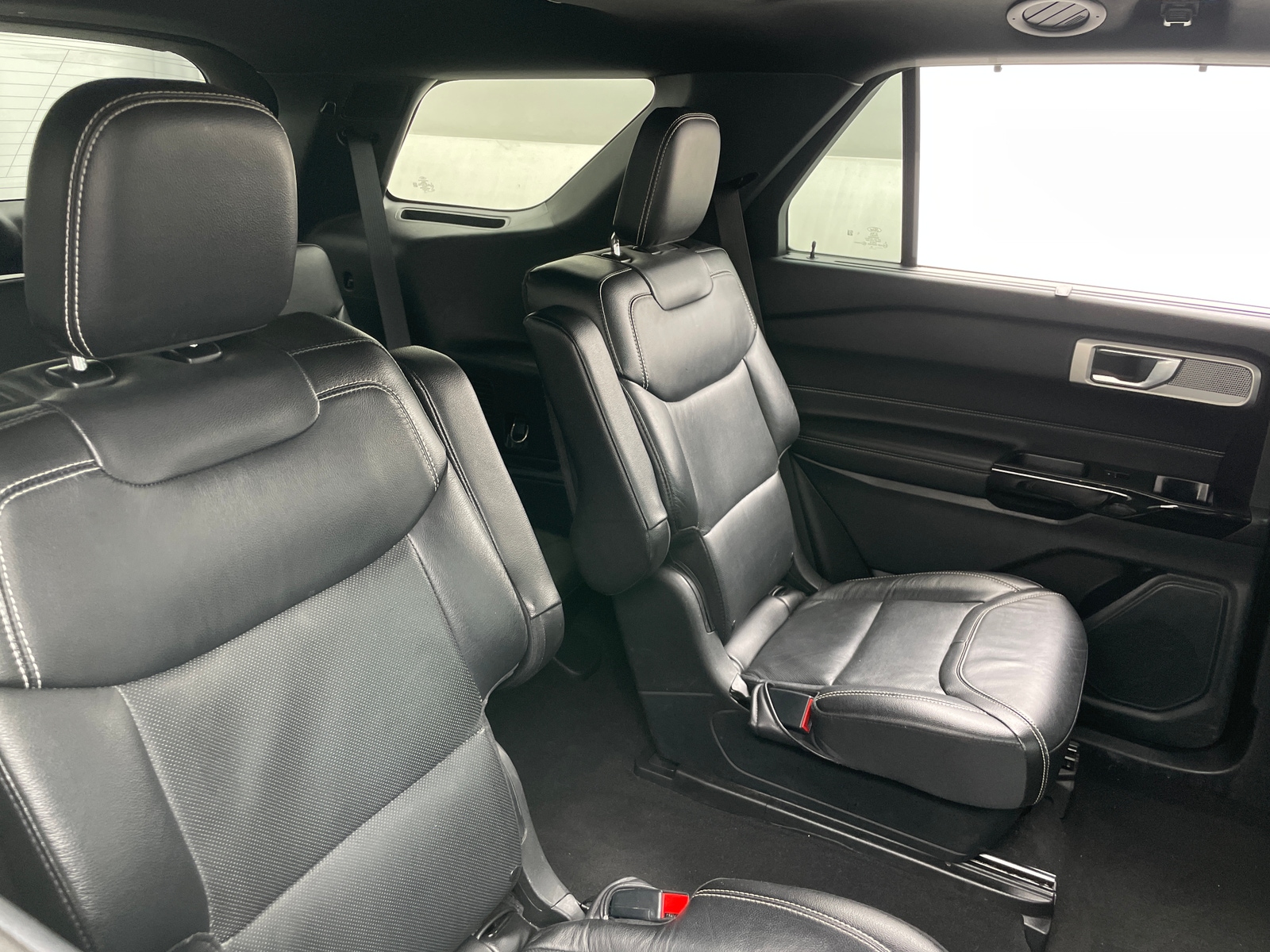 Thumbnail: 2022 Ford Explorer - 6