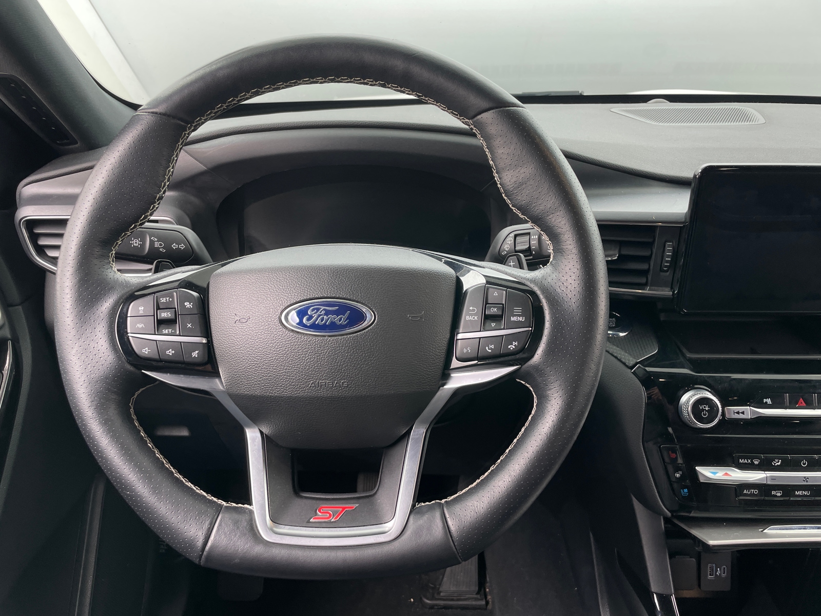 Thumbnail: 2022 Ford Explorer - 5