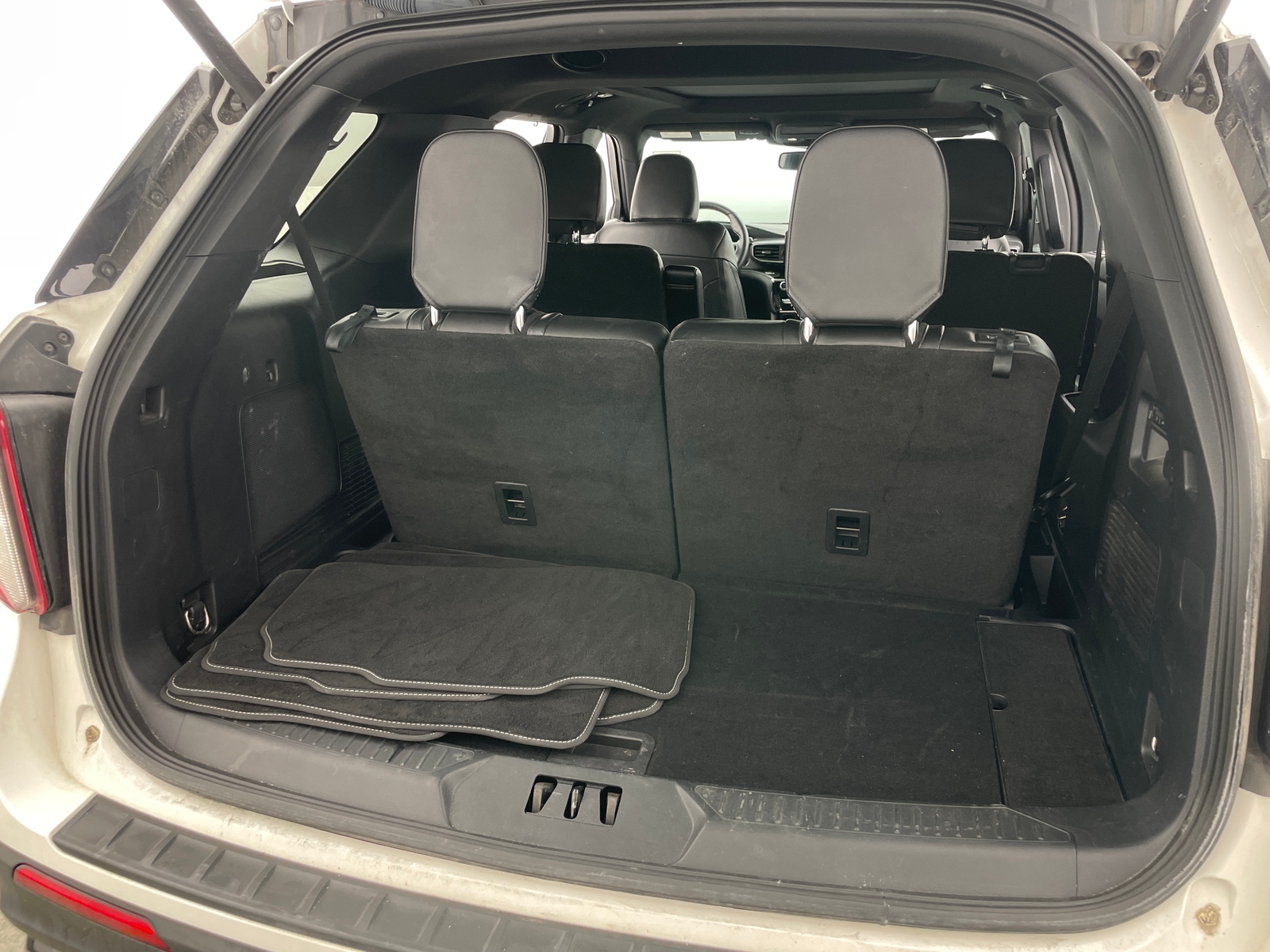 Thumbnail: 2022 Ford Explorer - 7