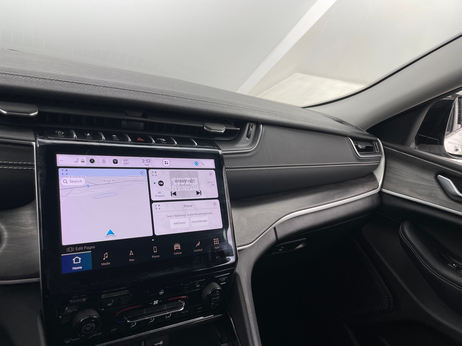 Thumbnail: 2023 Jeep Grand Cherokee - 3