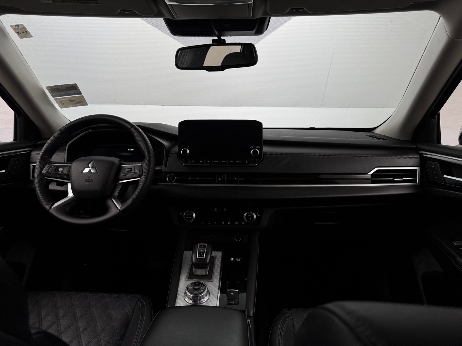 Thumbnail: 2023 Mitsubishi Outlander - 2