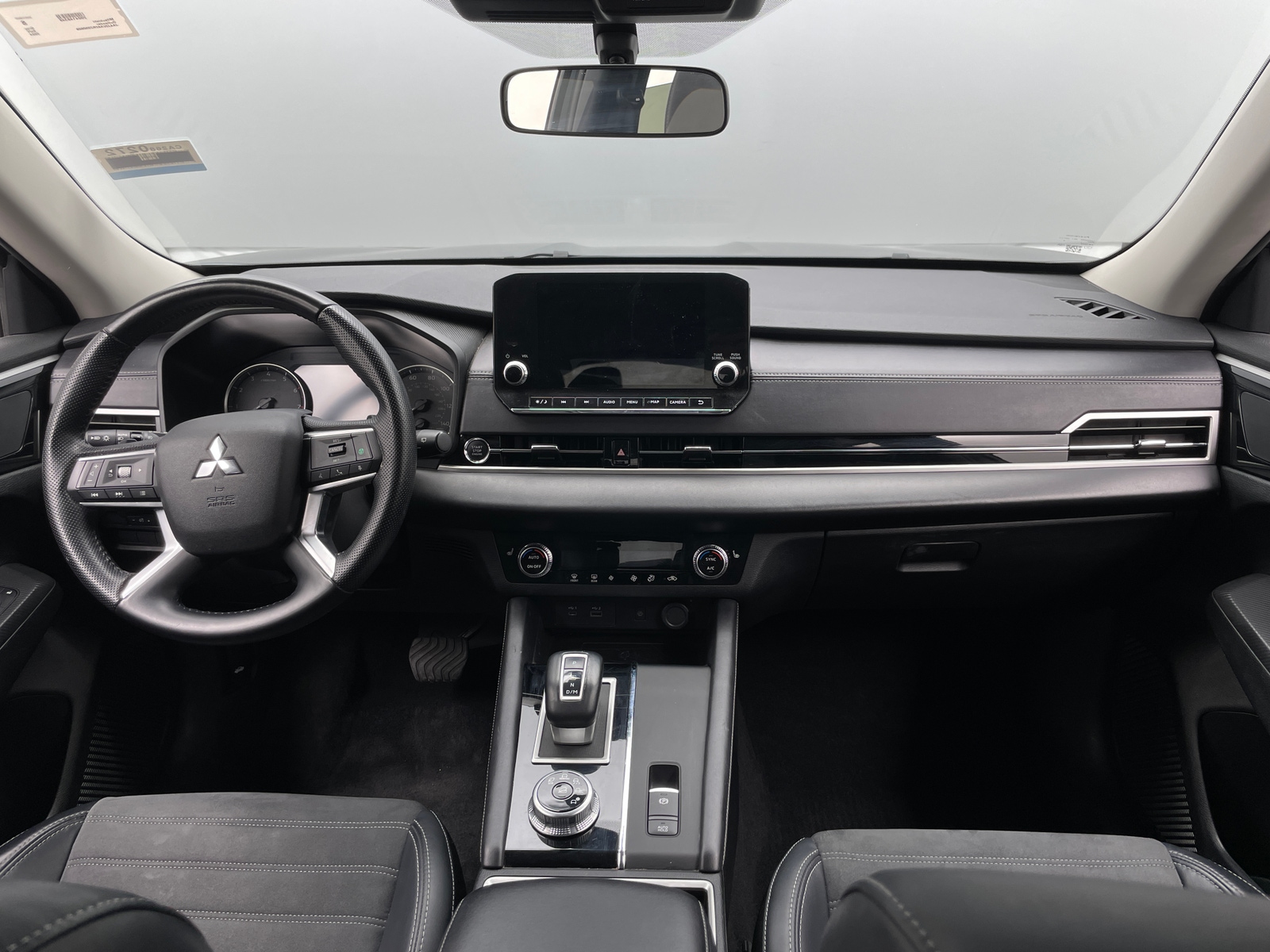 Thumbnail: 2024 Mitsubishi Outlander - 2