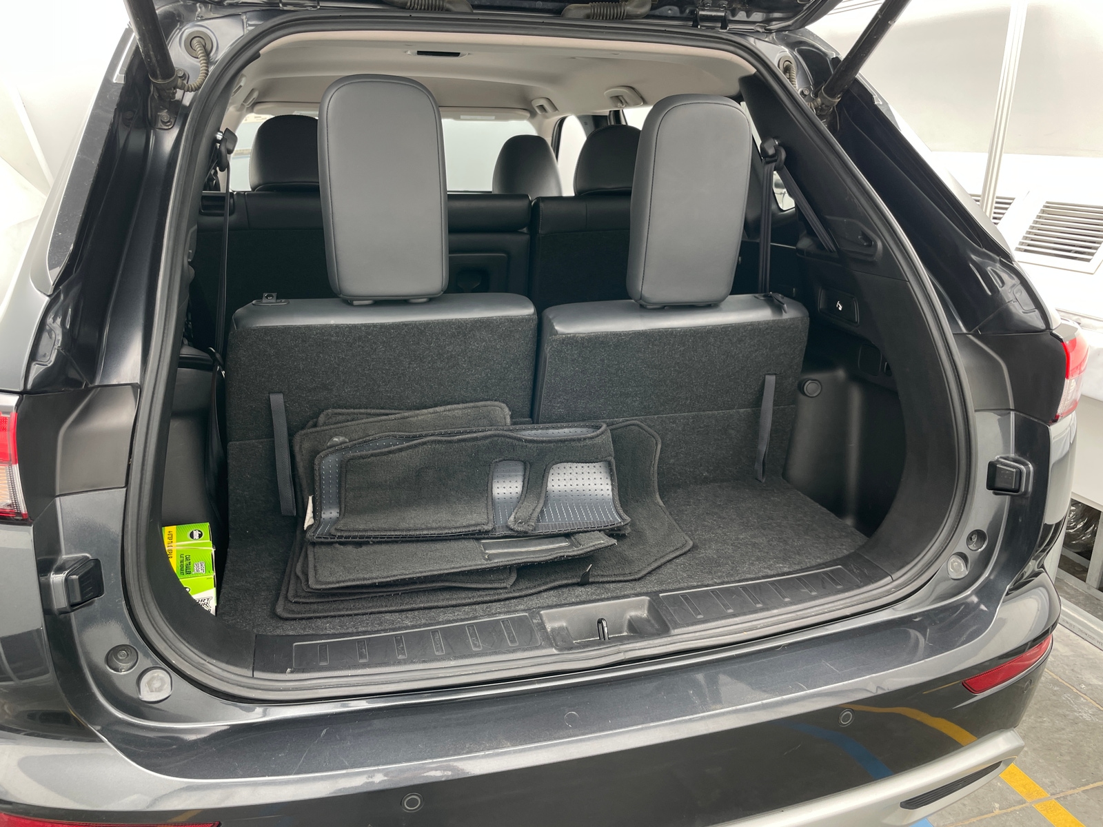 Thumbnail: 2024 Mitsubishi Outlander - 6