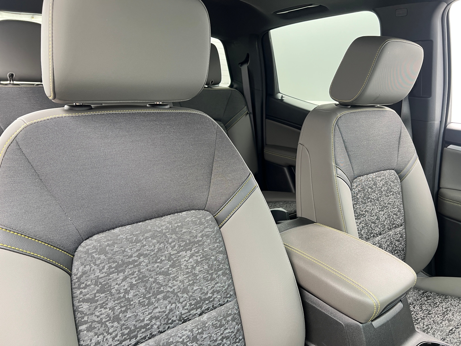 Thumbnail: 2023 Chevrolet Colorado - 2