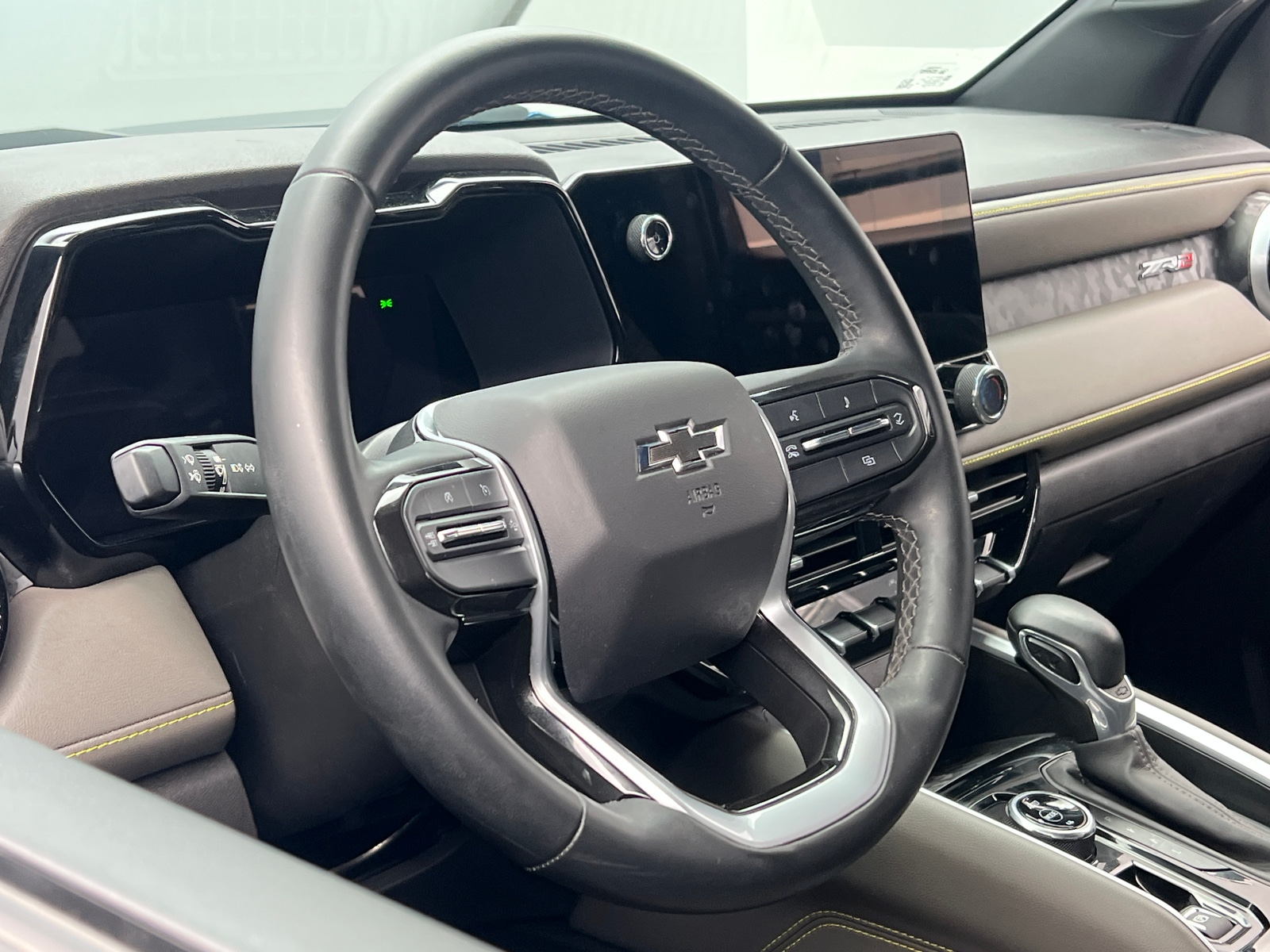 Thumbnail: 2023 Chevrolet Colorado - 5