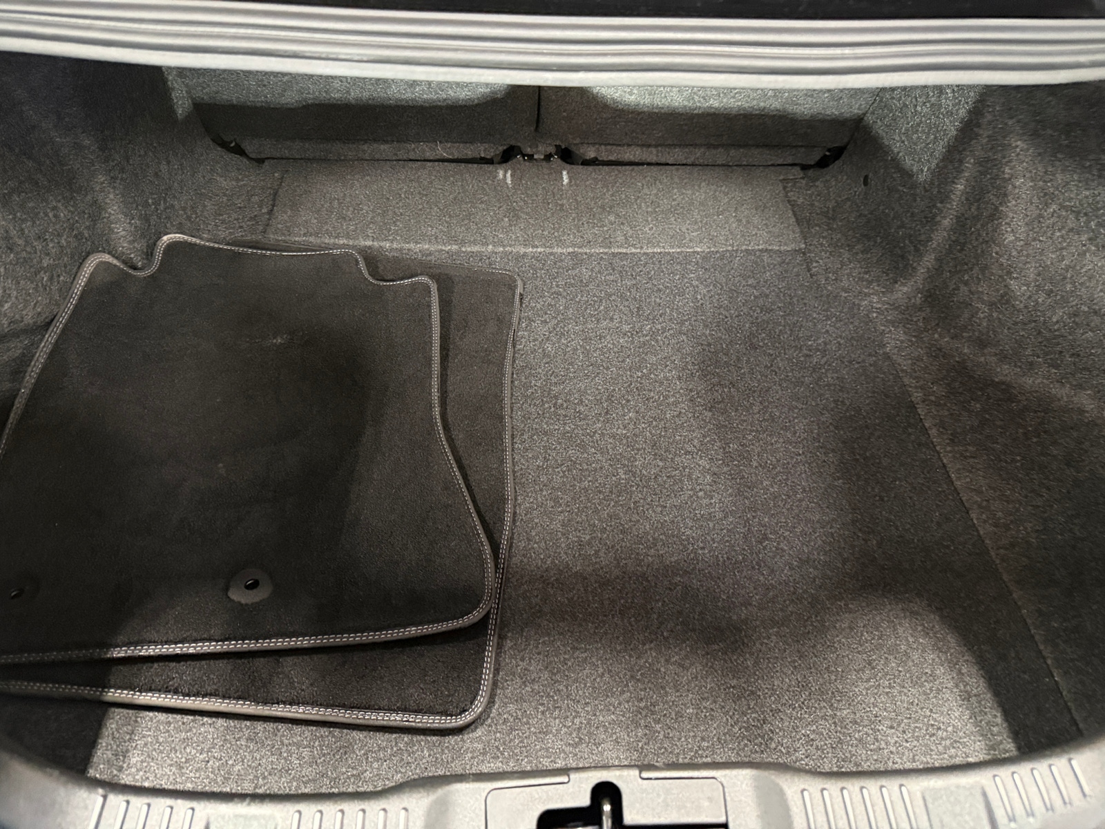 Thumbnail: 2022 Ford Mustang - 4