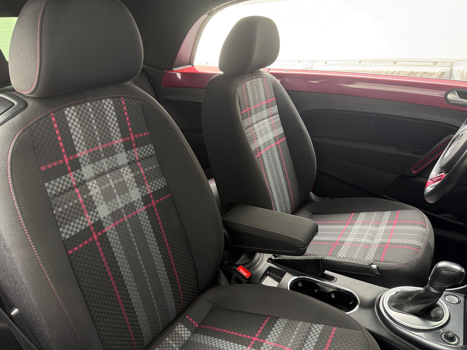 Thumbnail: 2017 Volkswagen Beetle - 2