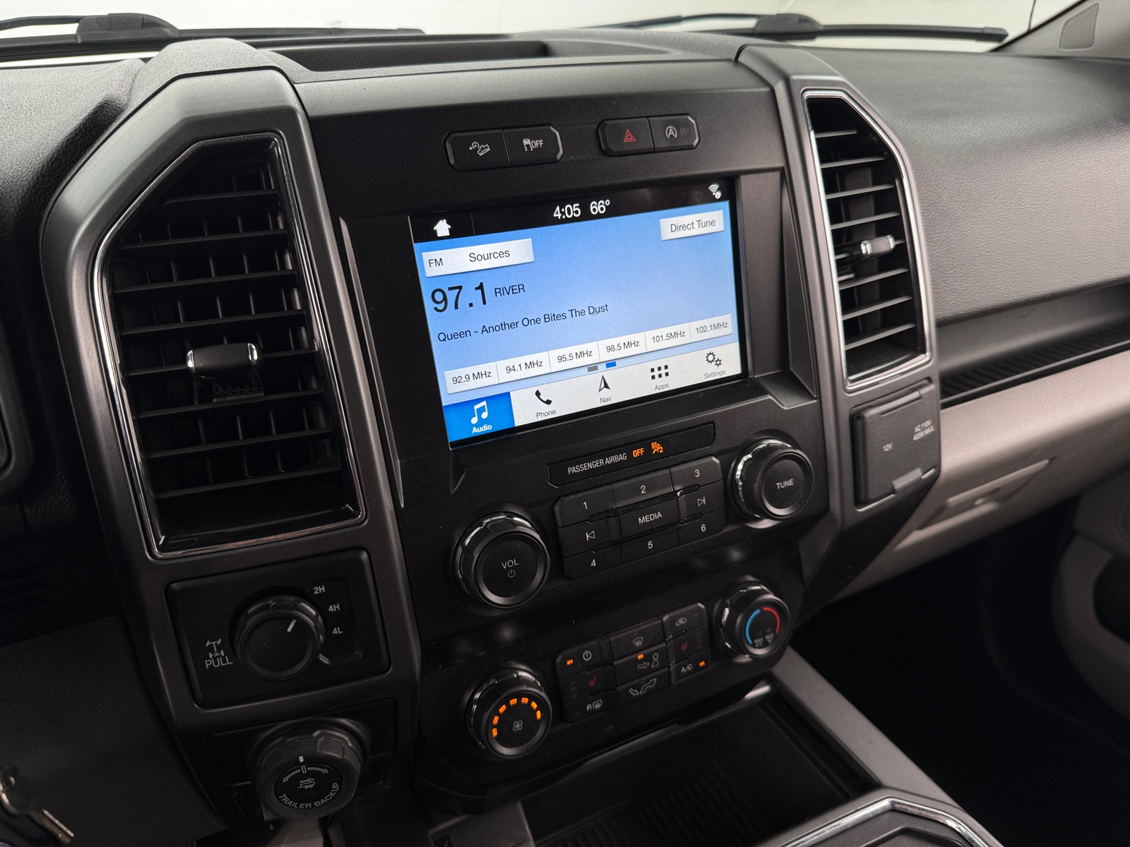 Thumbnail: 2019 Ford Econoline - 4