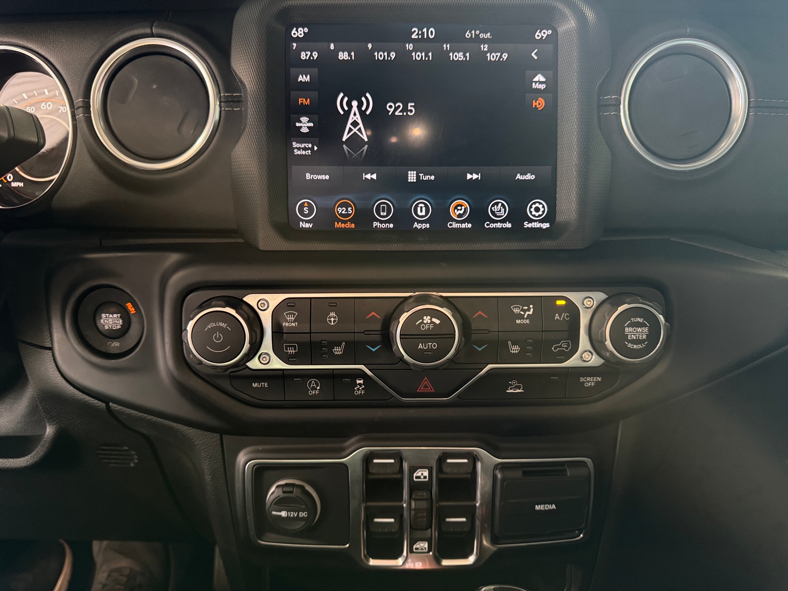 Thumbnail: 2020 Jeep Gladiator - 4