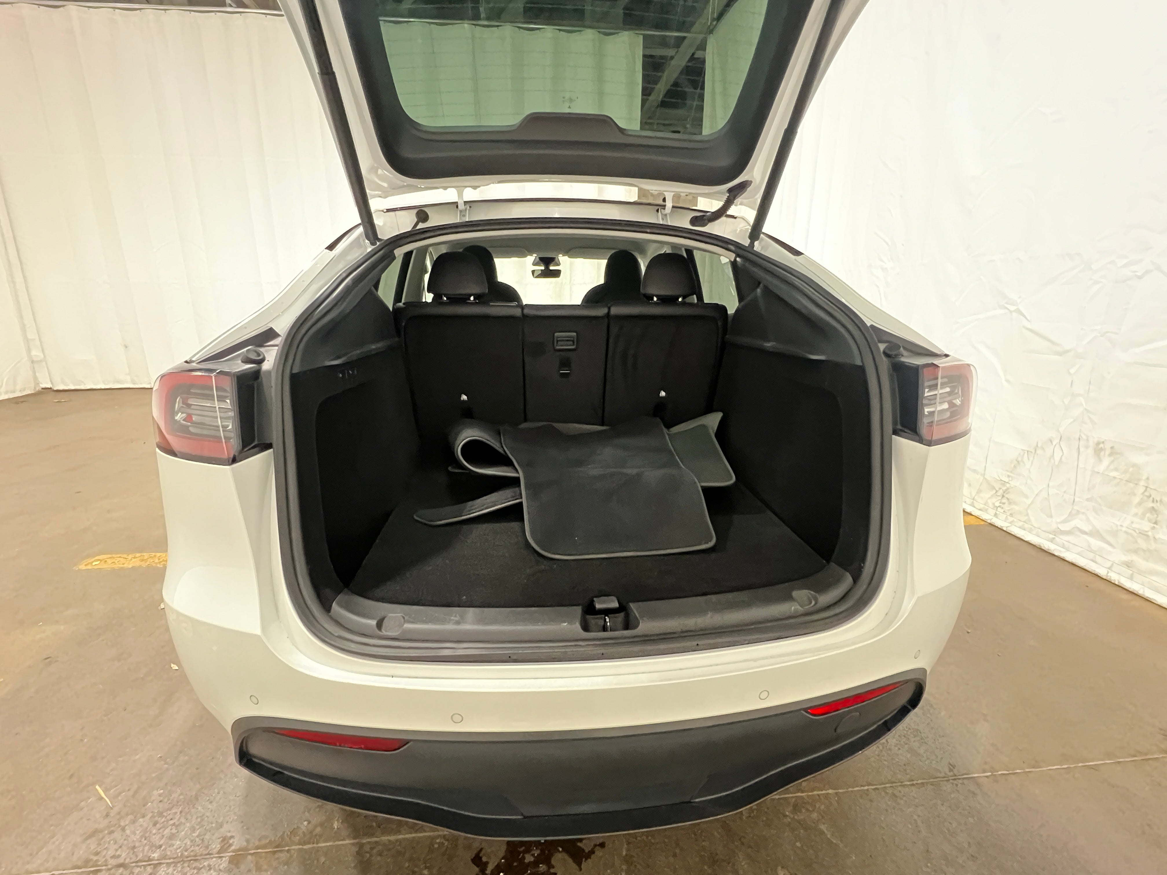 Used 2022 Tesla Model Y Long Range with VIN 7SAYGDEE9NA016751 for sale in Oak Creek, WI