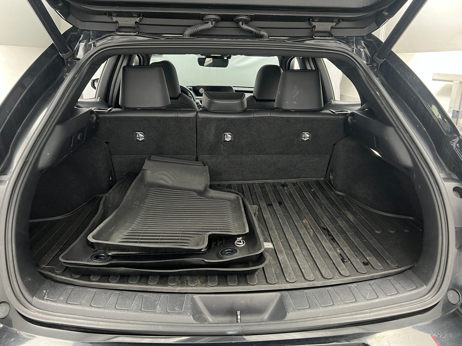 Thumbnail: 2020 Lexus UX - 6