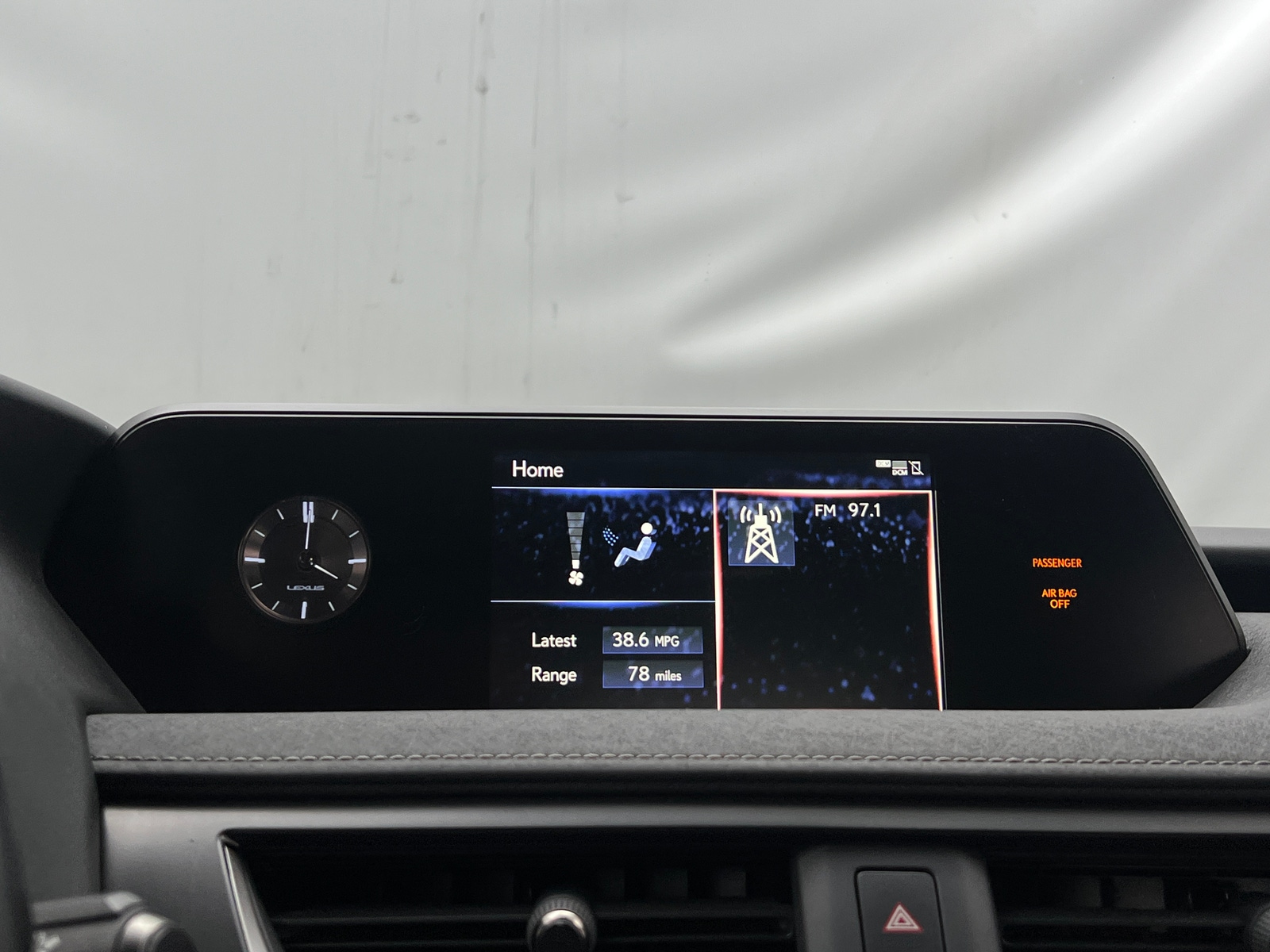 Thumbnail: 2020 Lexus UX - 3