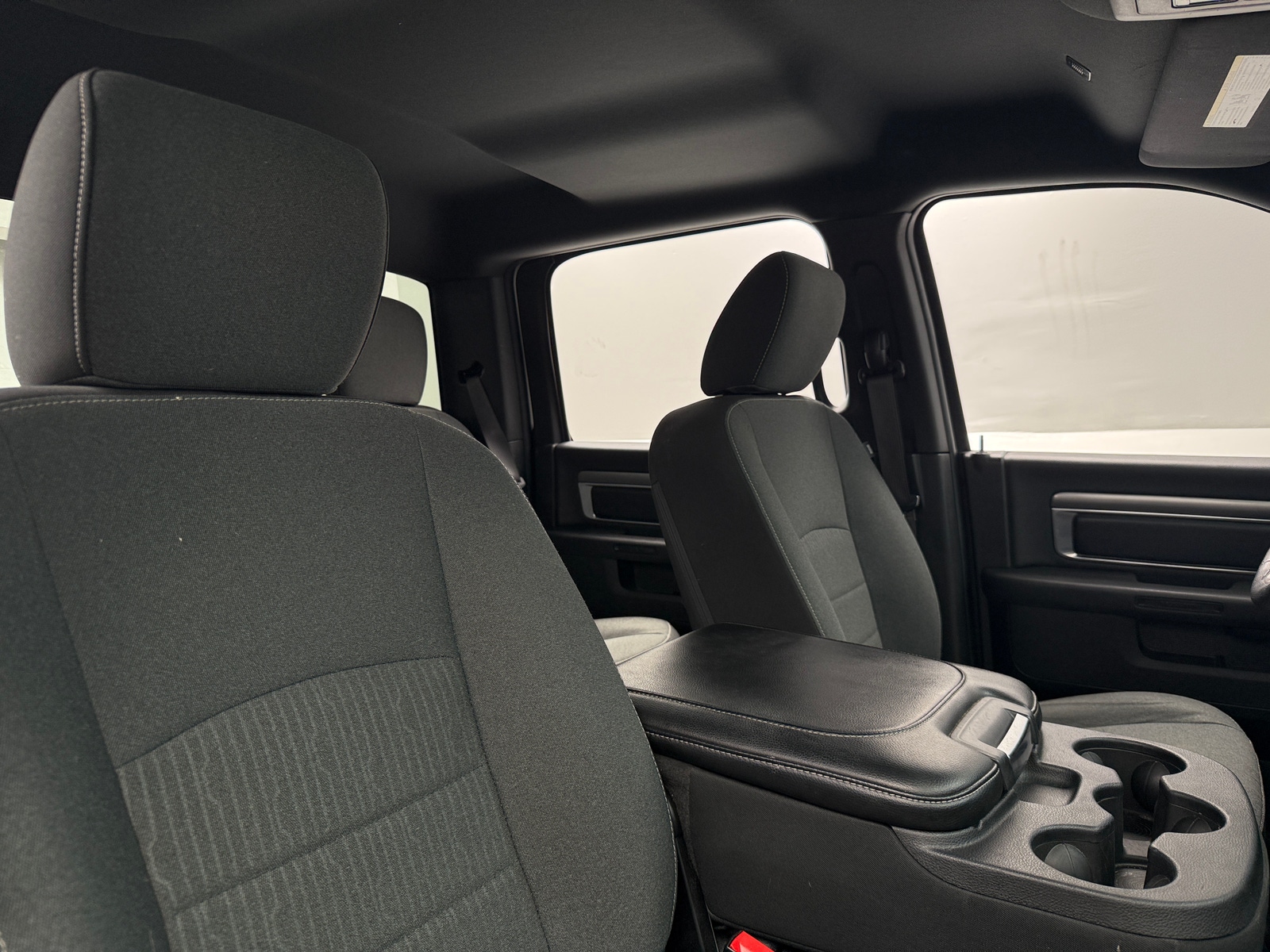 Thumbnail: 2022 RAM 1500 Classic - 2