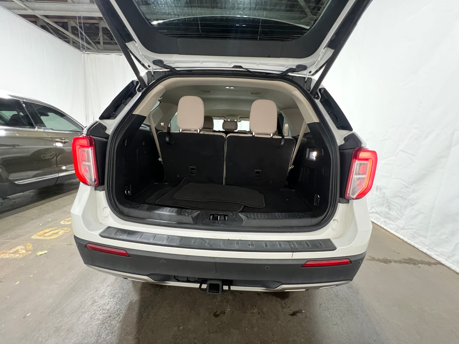 Thumbnail: 2021 Ford Explorer - 7