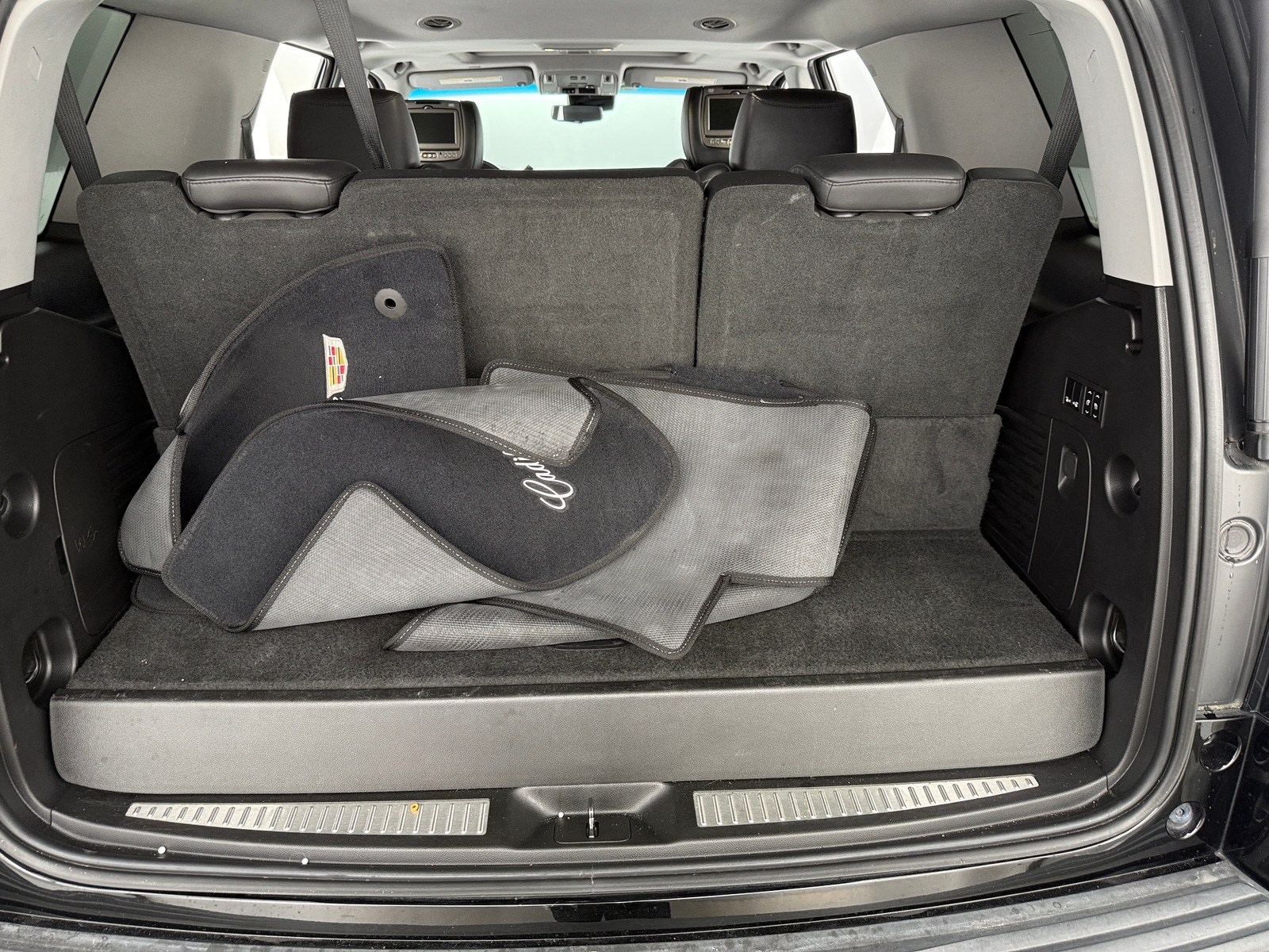 Thumbnail: 2018 Cadillac Escalade - 6