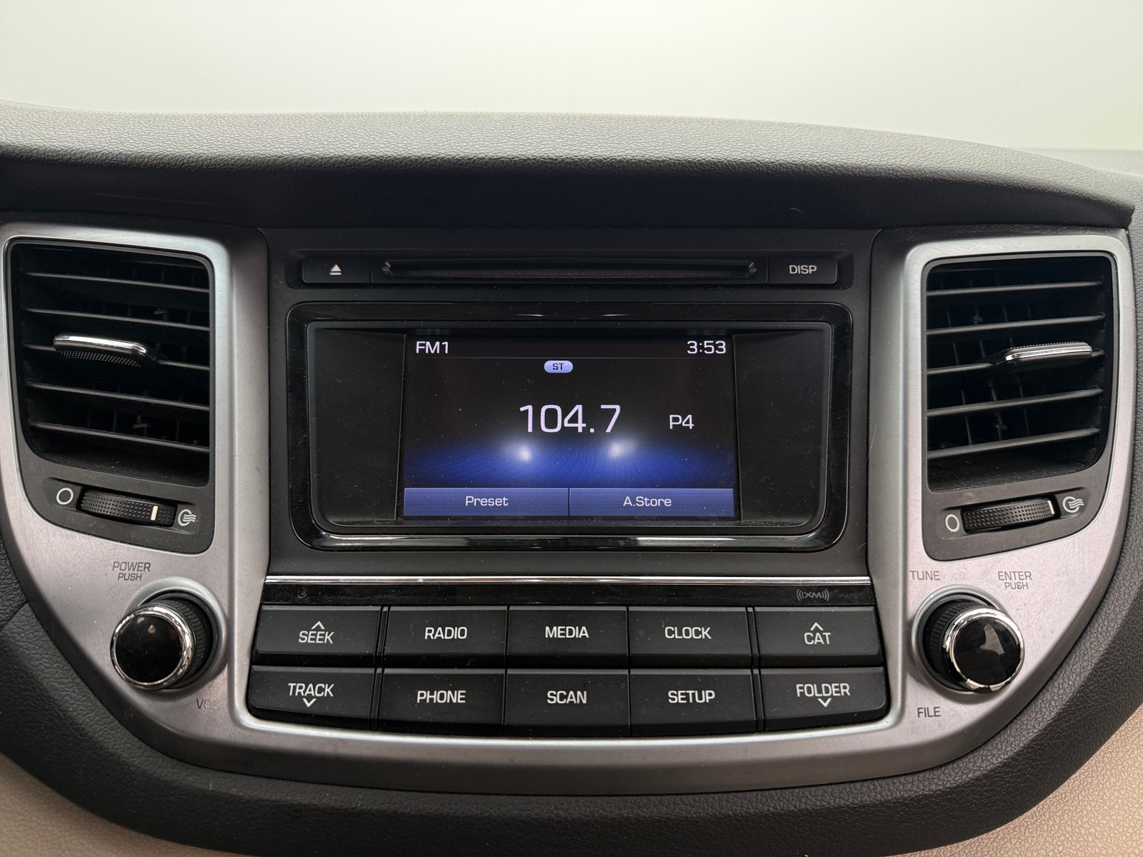 Thumbnail: 2017 Hyundai Tucson - 4