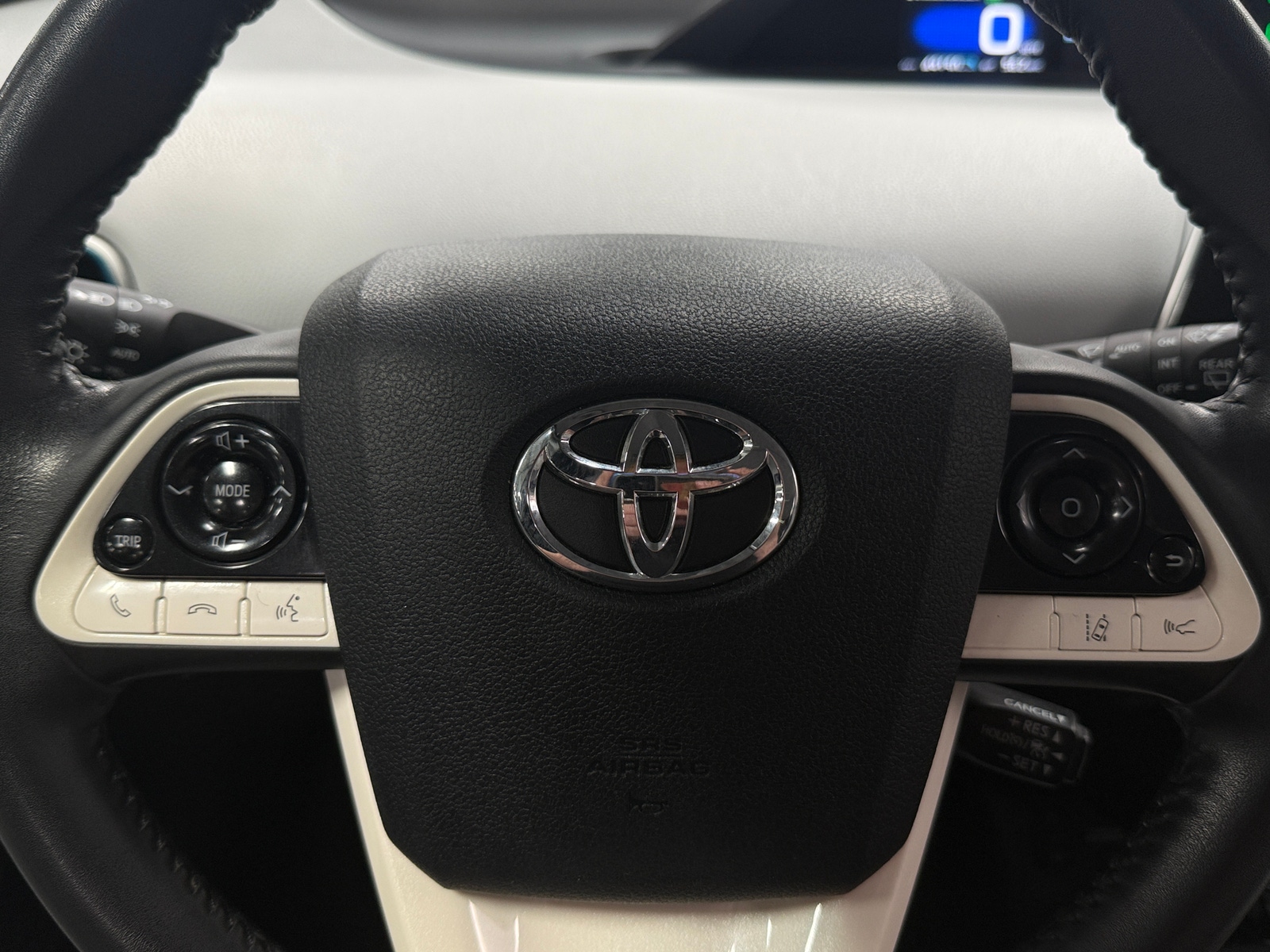 Thumbnail: 2017 Toyota Prius - 4