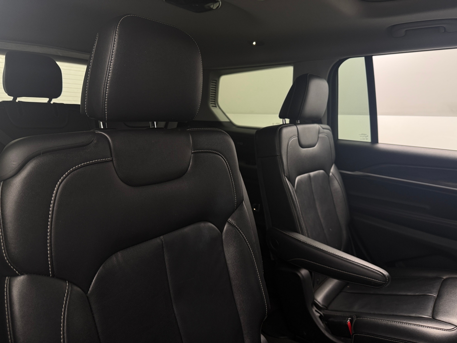 Thumbnail: 2022 Jeep Grand Cherokee L - 5