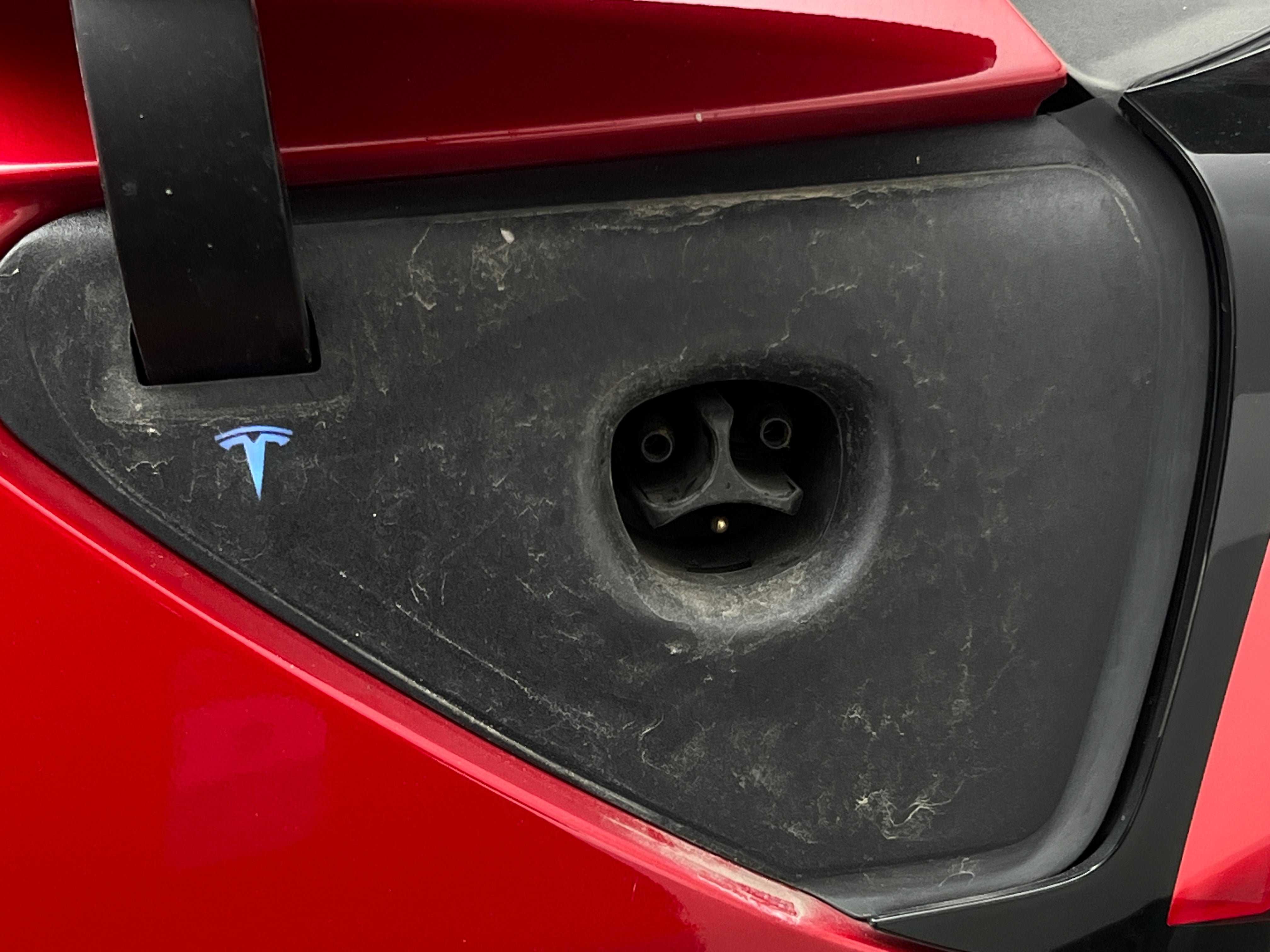 Used 2021 Tesla Model Y Standard Range with VIN 5YJYGDED8MF131427 for sale in Oak Creek, WI