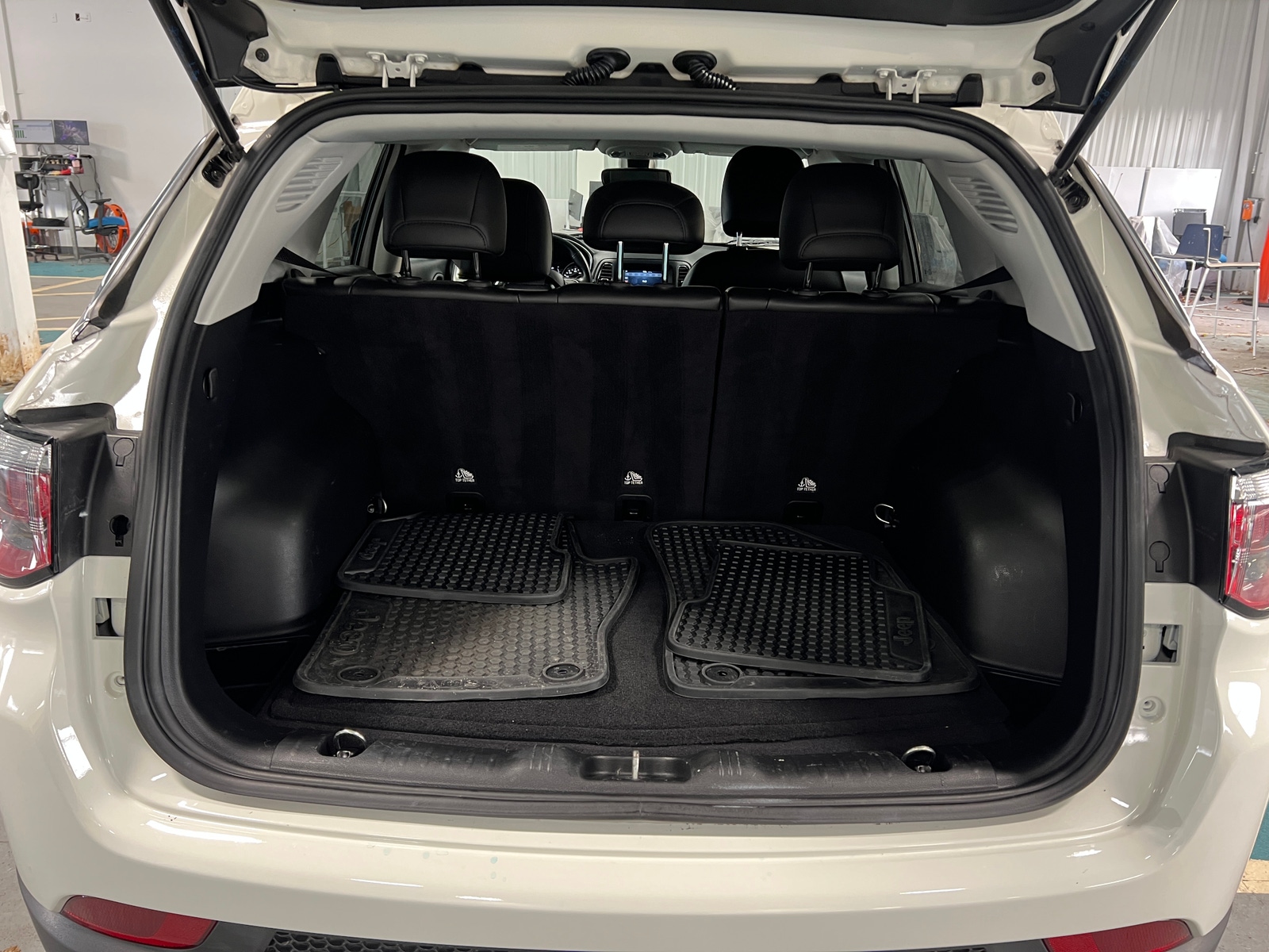 Thumbnail: 2020 Jeep Compass - 6