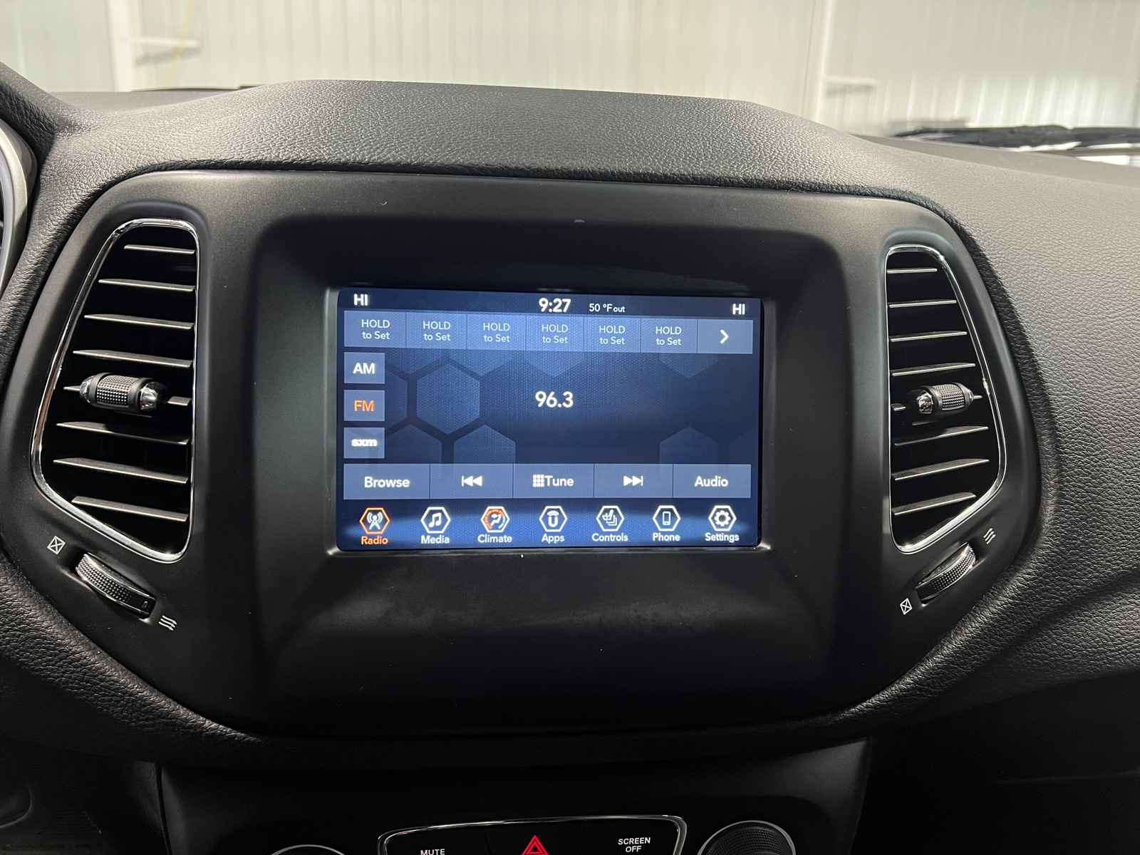 Thumbnail: 2020 Jeep Compass - 3