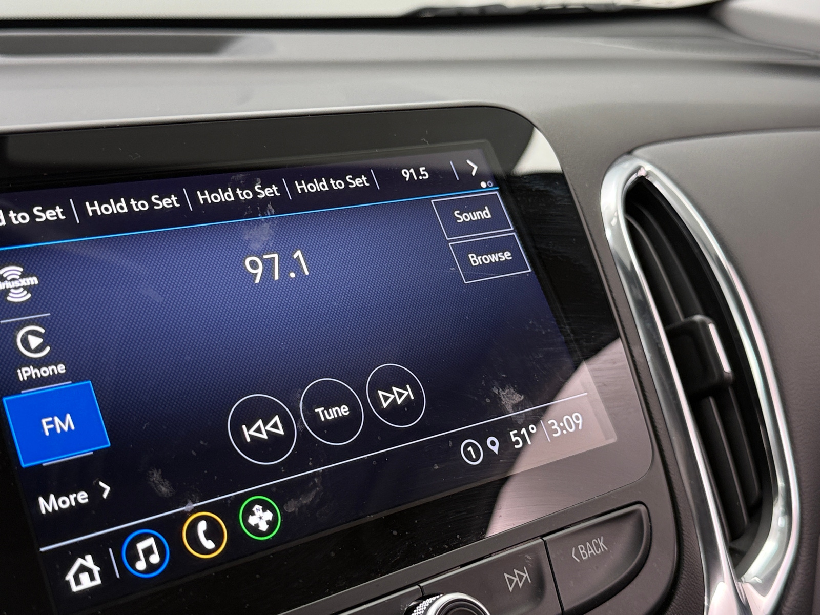 Thumbnail: 2023 Chevrolet Equinox - 4