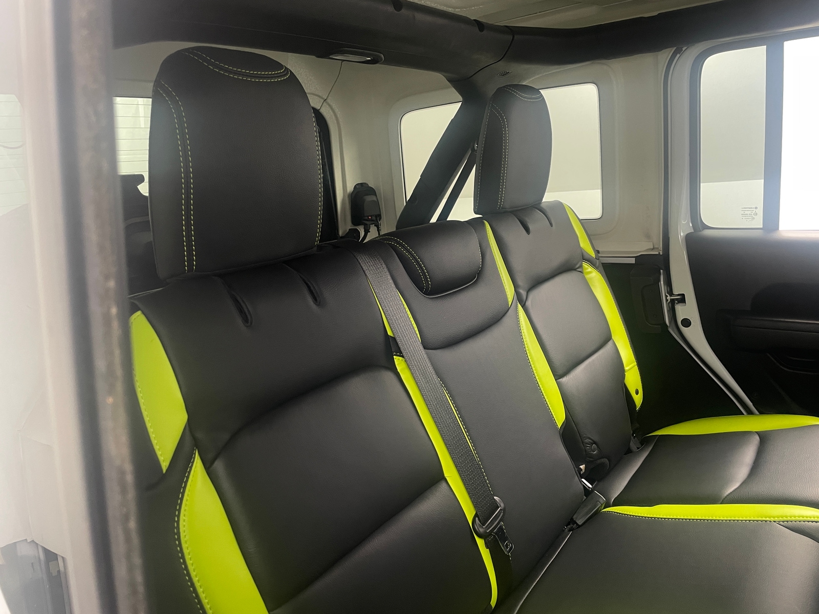 Thumbnail: 2022 Jeep Wrangler - 6