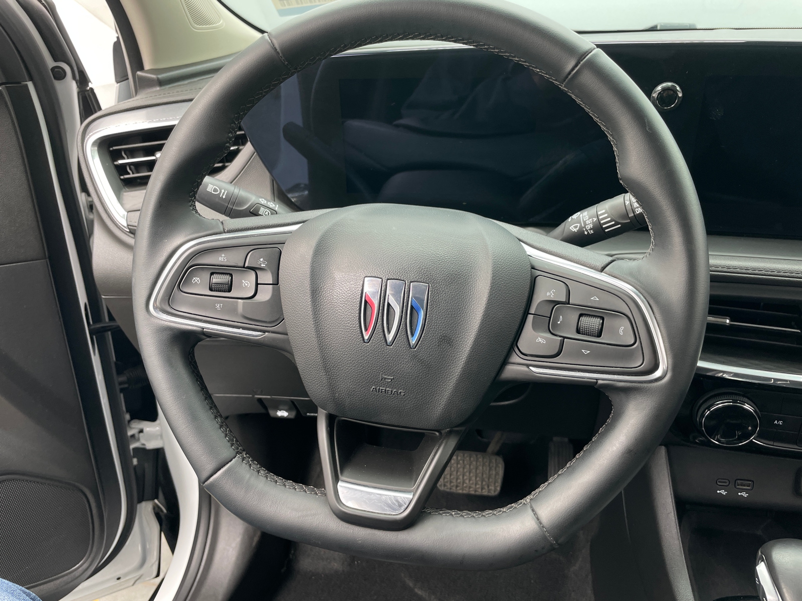 Thumbnail: 2024 Buick Encore GX - 4