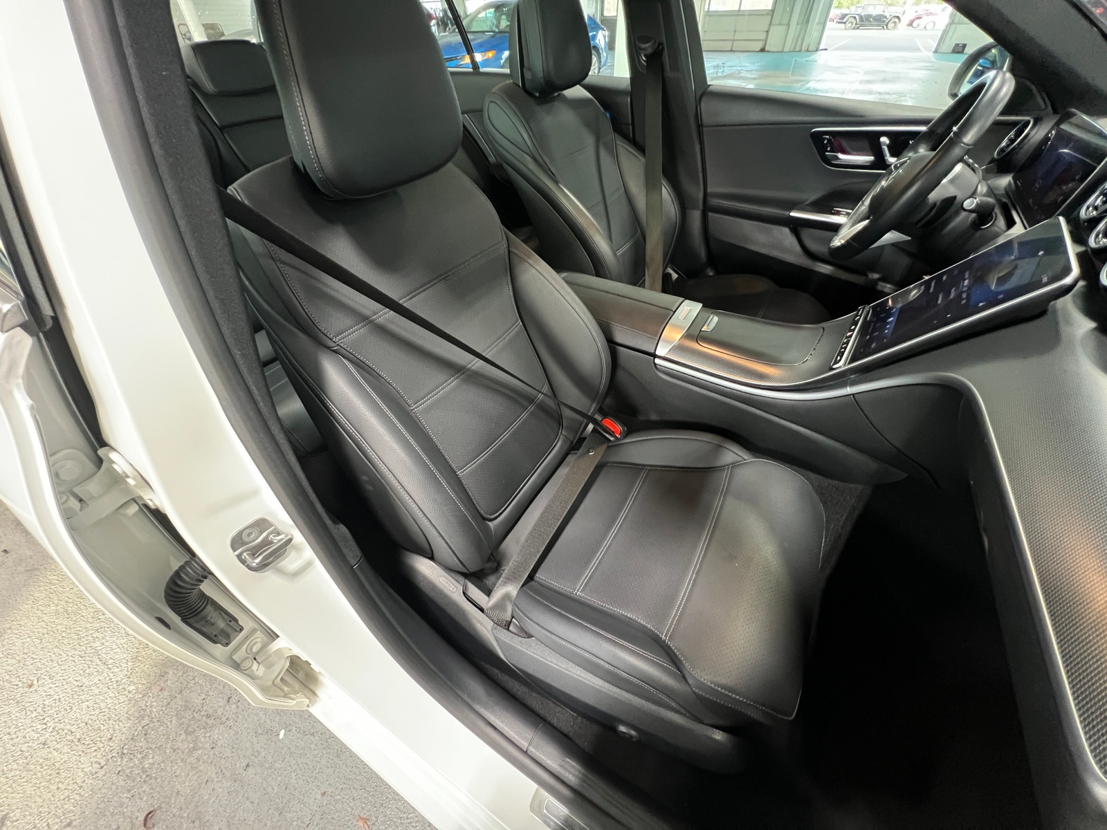 Thumbnail: 2024 Mercedes-Benz C-Class - 2