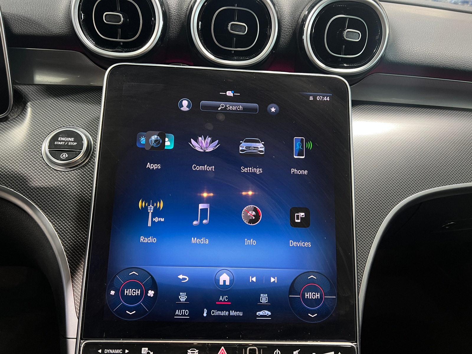 Thumbnail: 2024 Mercedes-Benz C-Class - 4