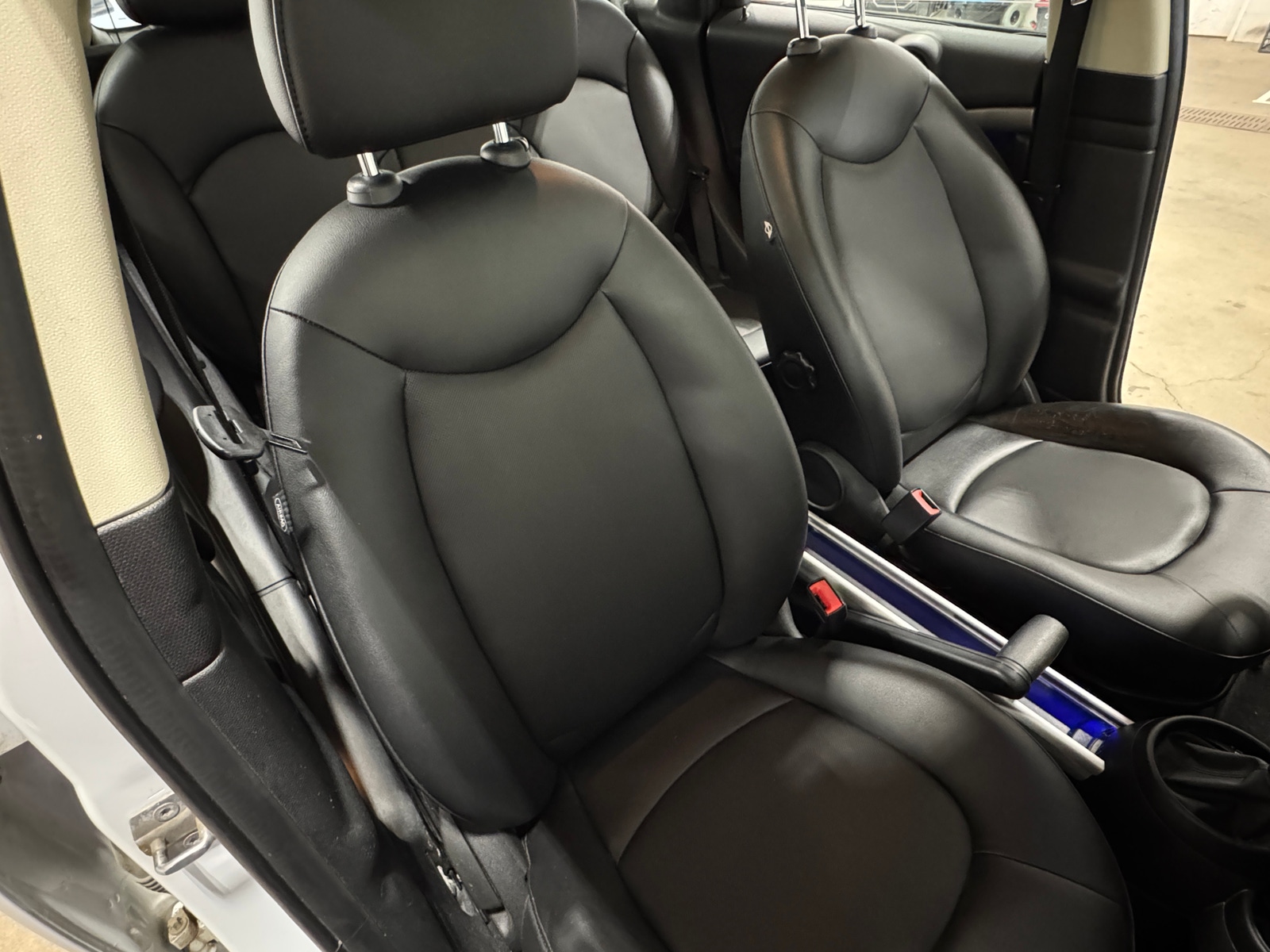 Thumbnail: 2016 MINI Cooper Countryman - 2