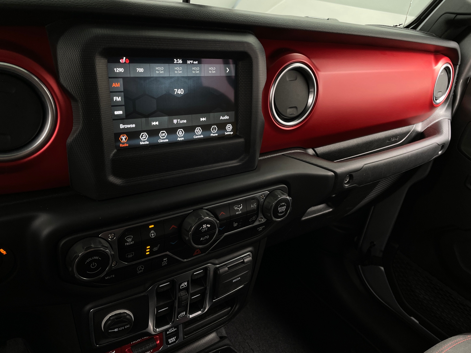 Thumbnail: 2021 Jeep Gladiator - 4