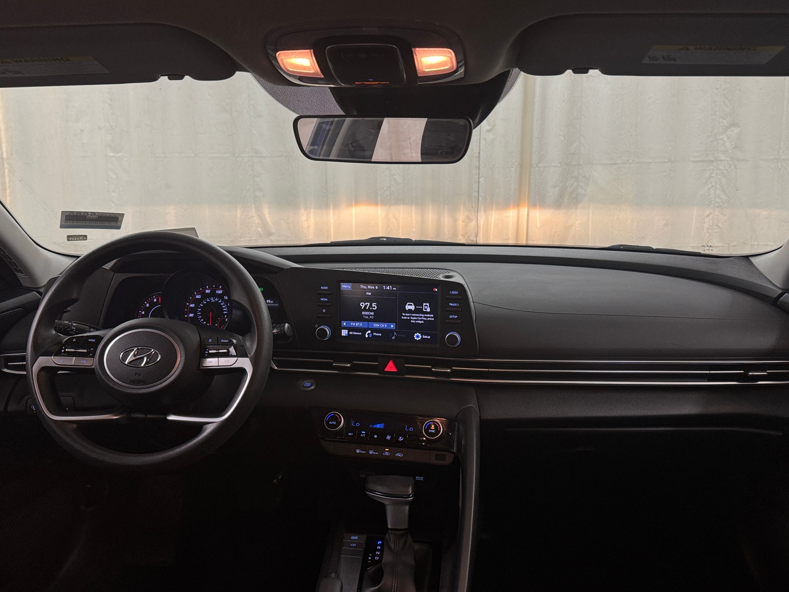 Thumbnail: 2022 Hyundai Elantra - 3