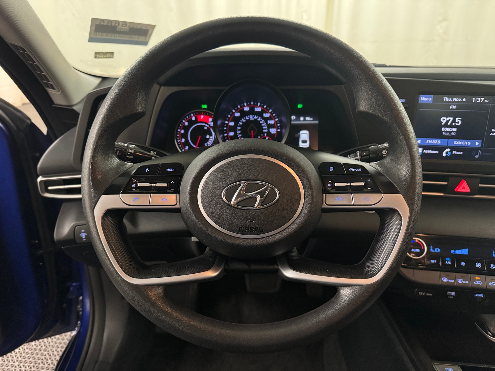 Thumbnail: 2022 Hyundai Elantra - 5