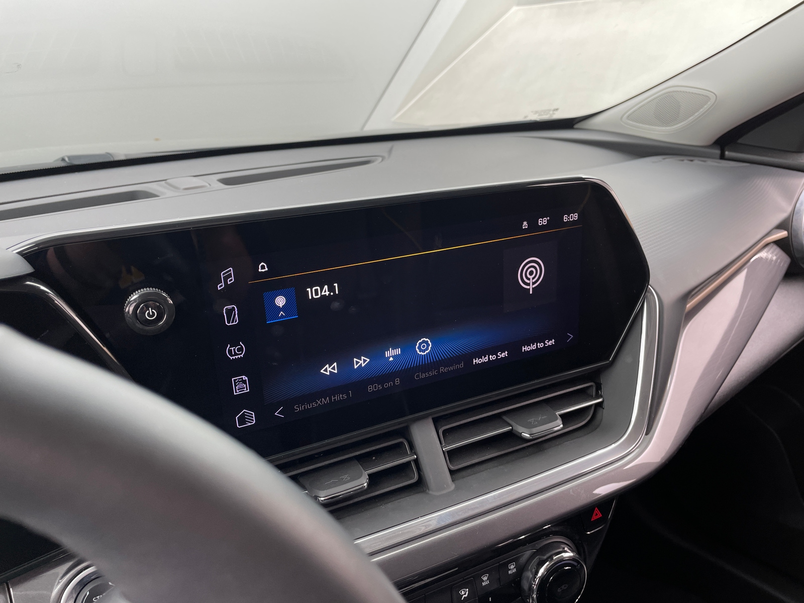 Thumbnail: 2024 Chevrolet Trax - 3