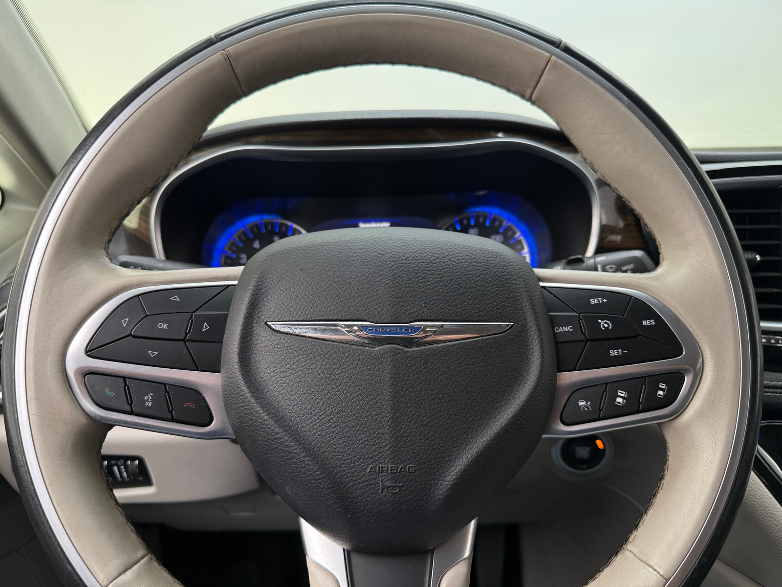 Thumbnail: 2021 Chrysler Pacifica - 4