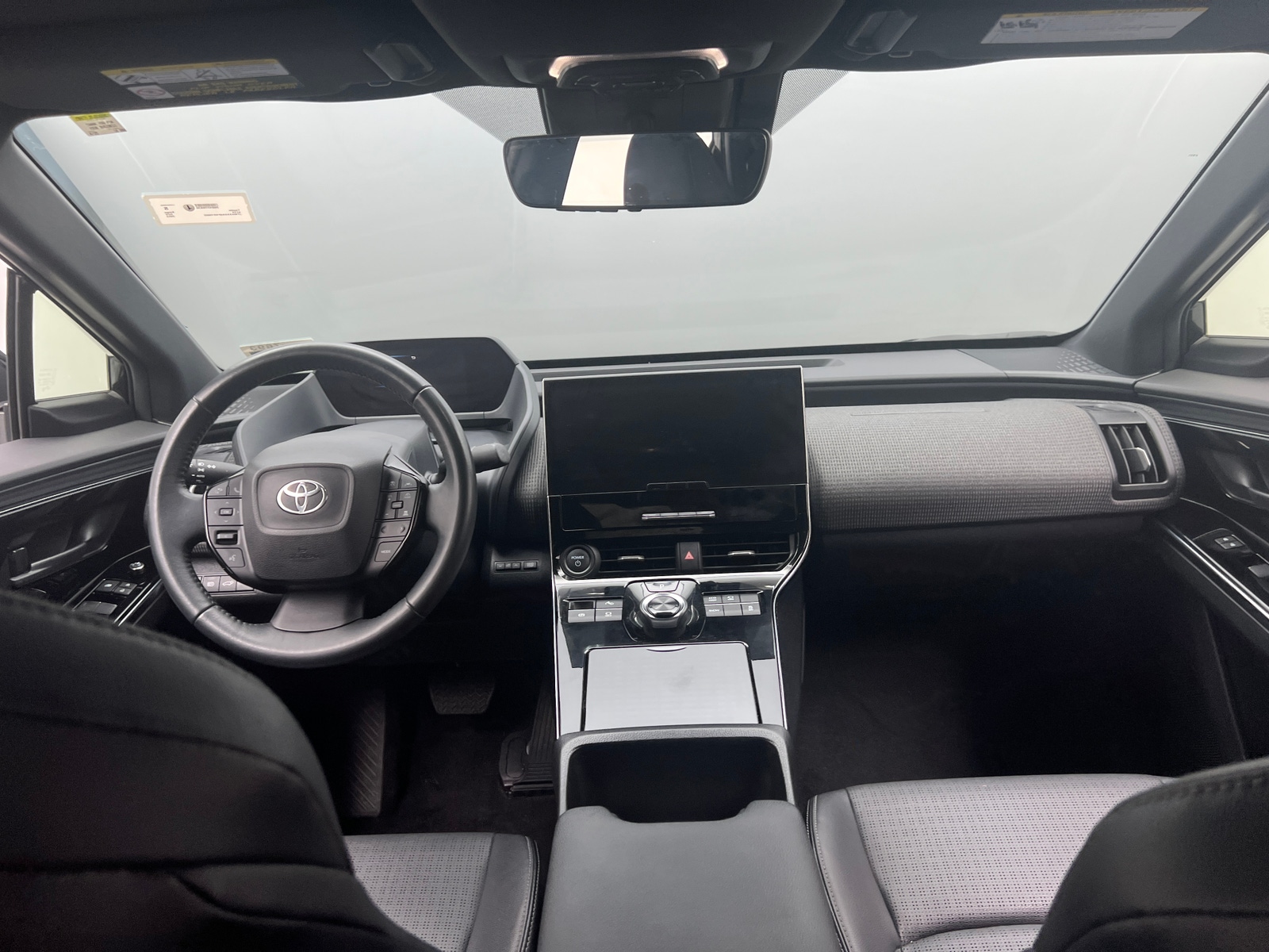 Thumbnail: 2023 Toyota bZ4X - 2