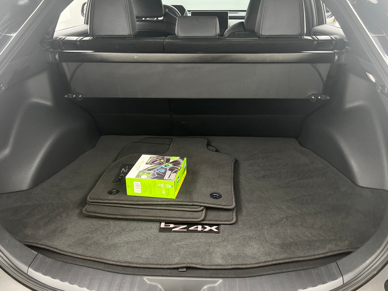 Thumbnail: 2023 Toyota bZ4X - 6